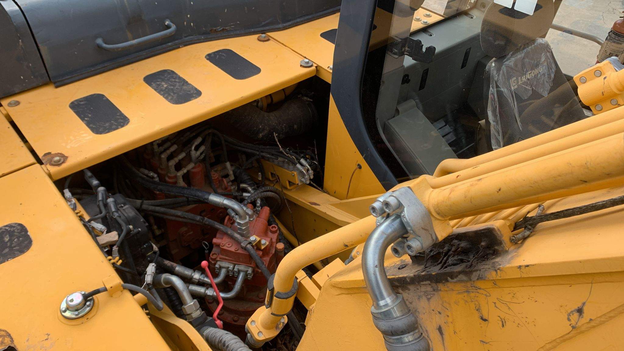 2018 LiuGong 925E Excavator