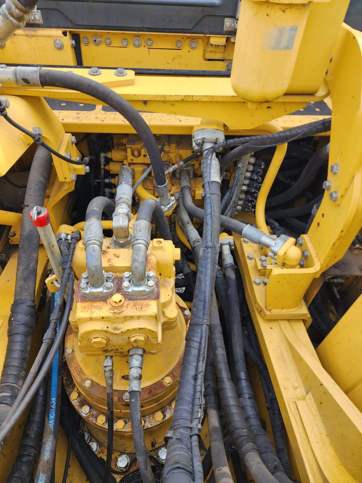 2016 Komatsu PC490LC-11 Excavator