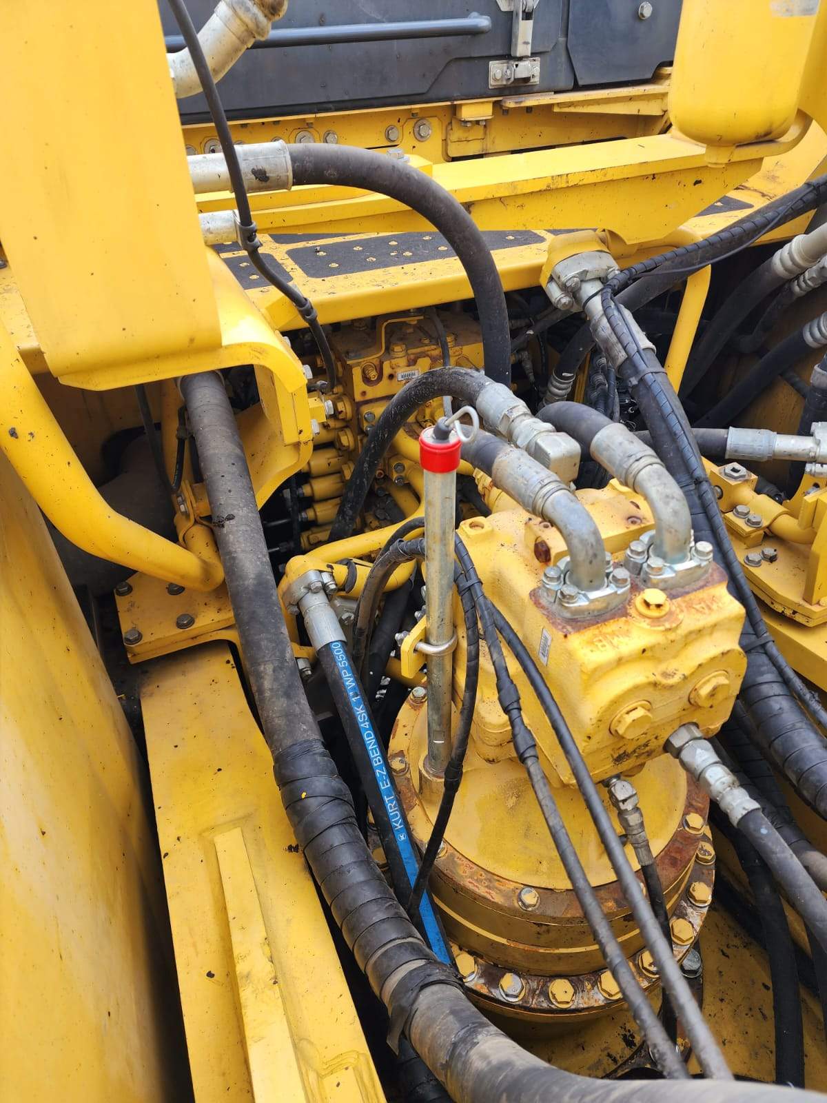 2016 Komatsu PC490LC-11 Excavator