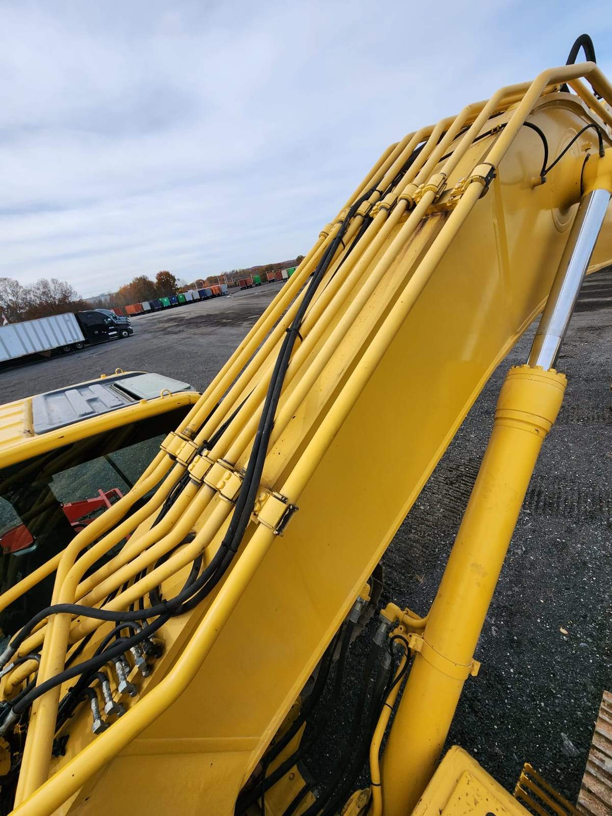 2016 Komatsu PC490LC-11 Excavator