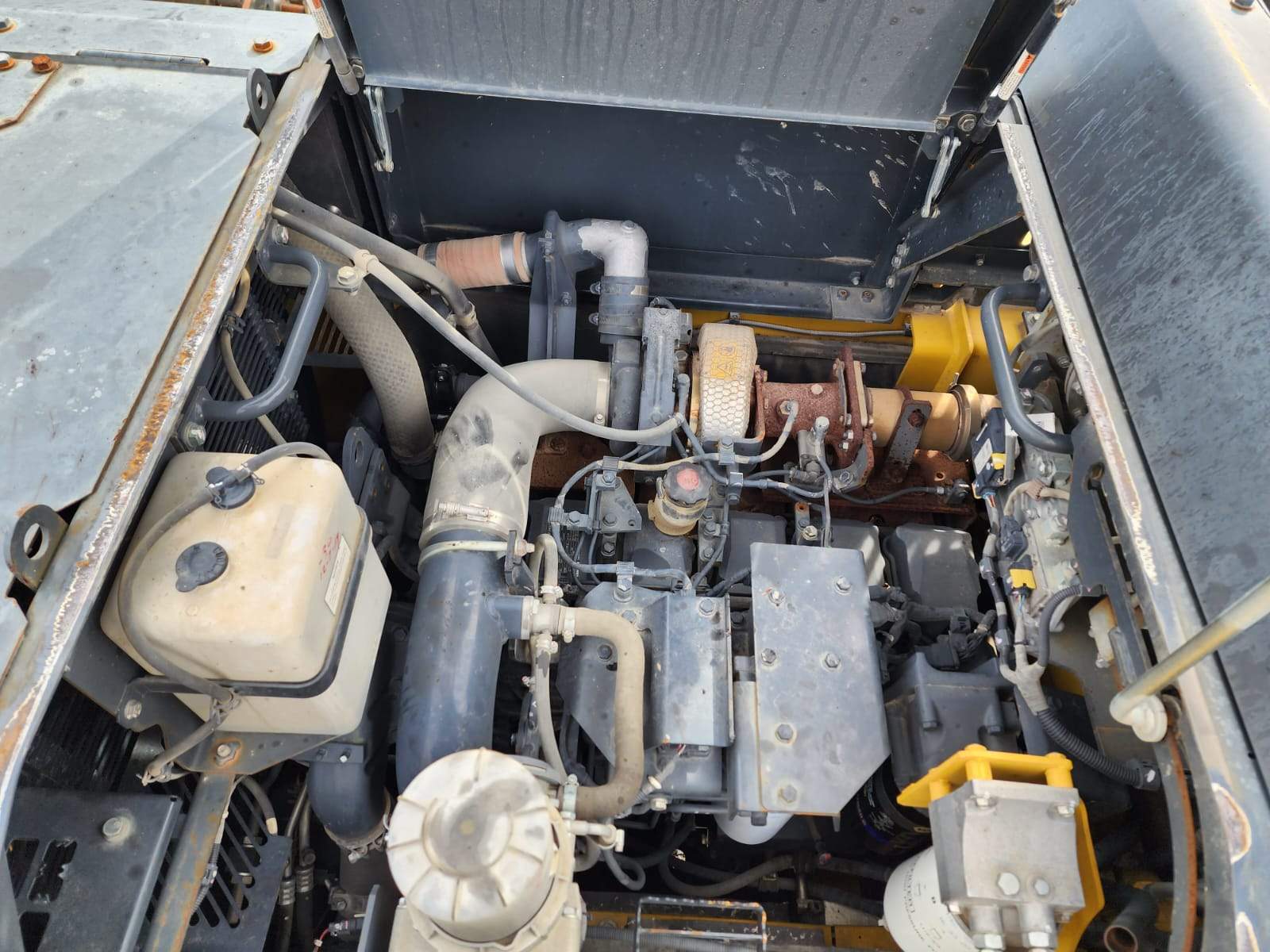 2016 Komatsu PC490LC-11 Excavator