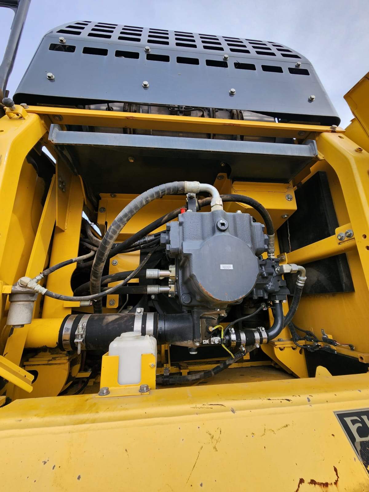 2016 Komatsu PC490LC-11 Excavator