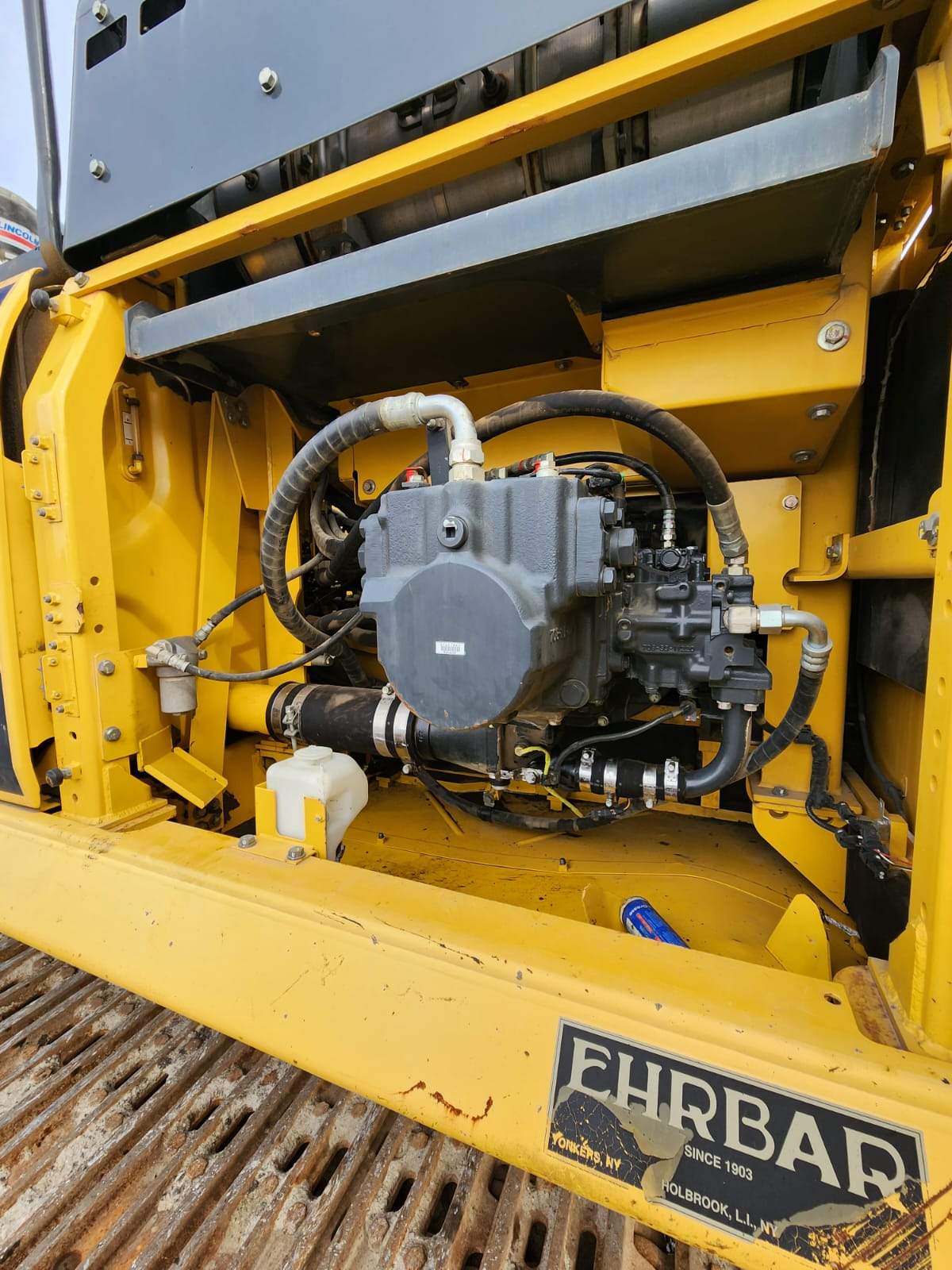 2016 Komatsu PC490LC-11 Excavator