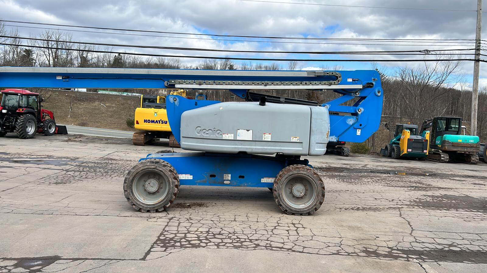 2013 Genie X80/60 Articulating Boom Lift