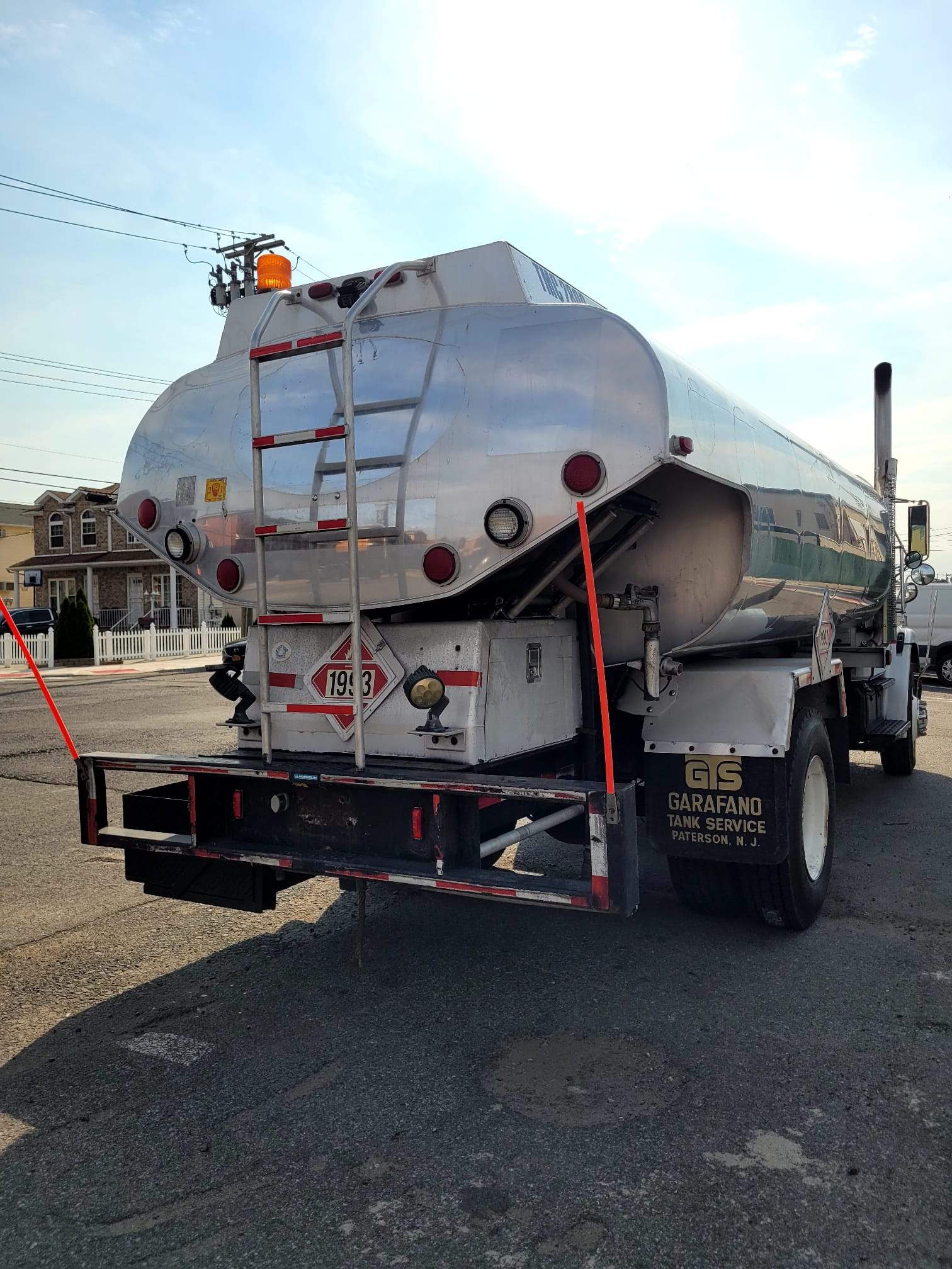 2002 Freightliner FL70 2,800 Gal Fuel/Oil Delivery Truck