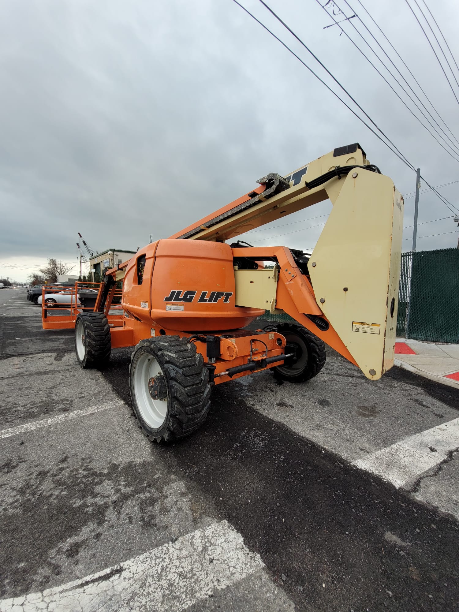2014 JLG 600AJ Articulating Boom Lift