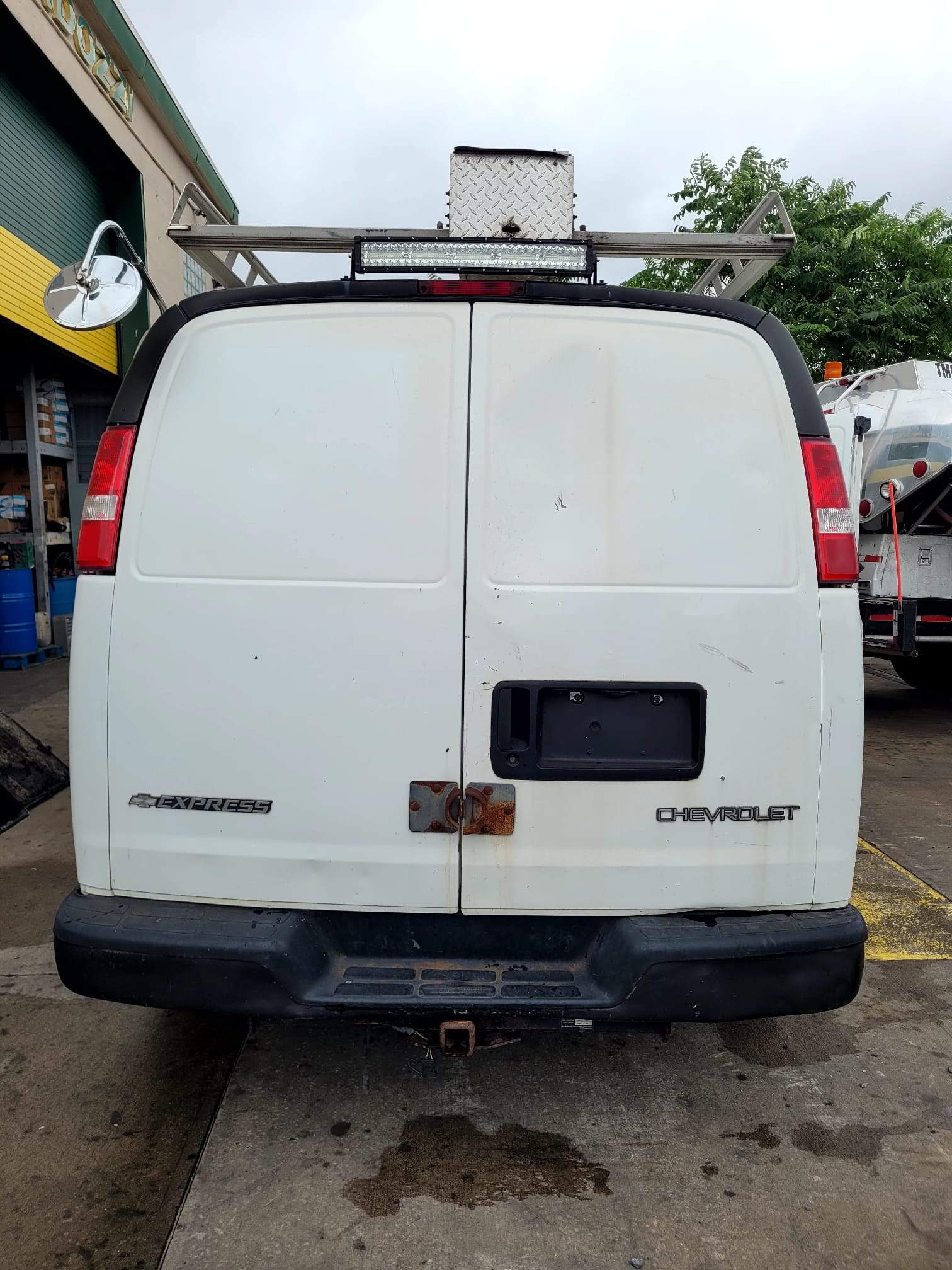 2004 Chevrolet Express 3600 Cargo Van /Mobile Wash