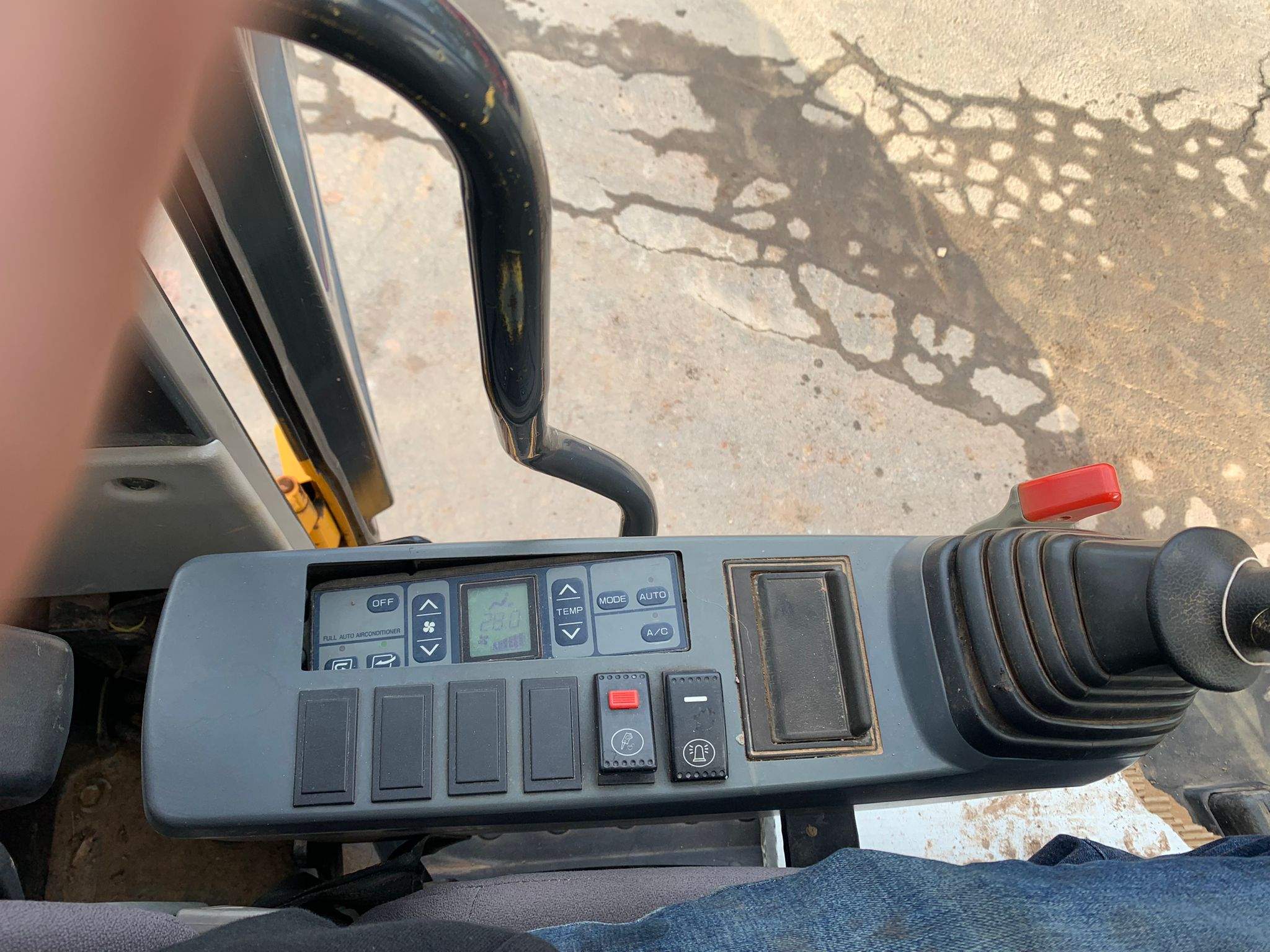 2017 LiuGong 922E Excavator