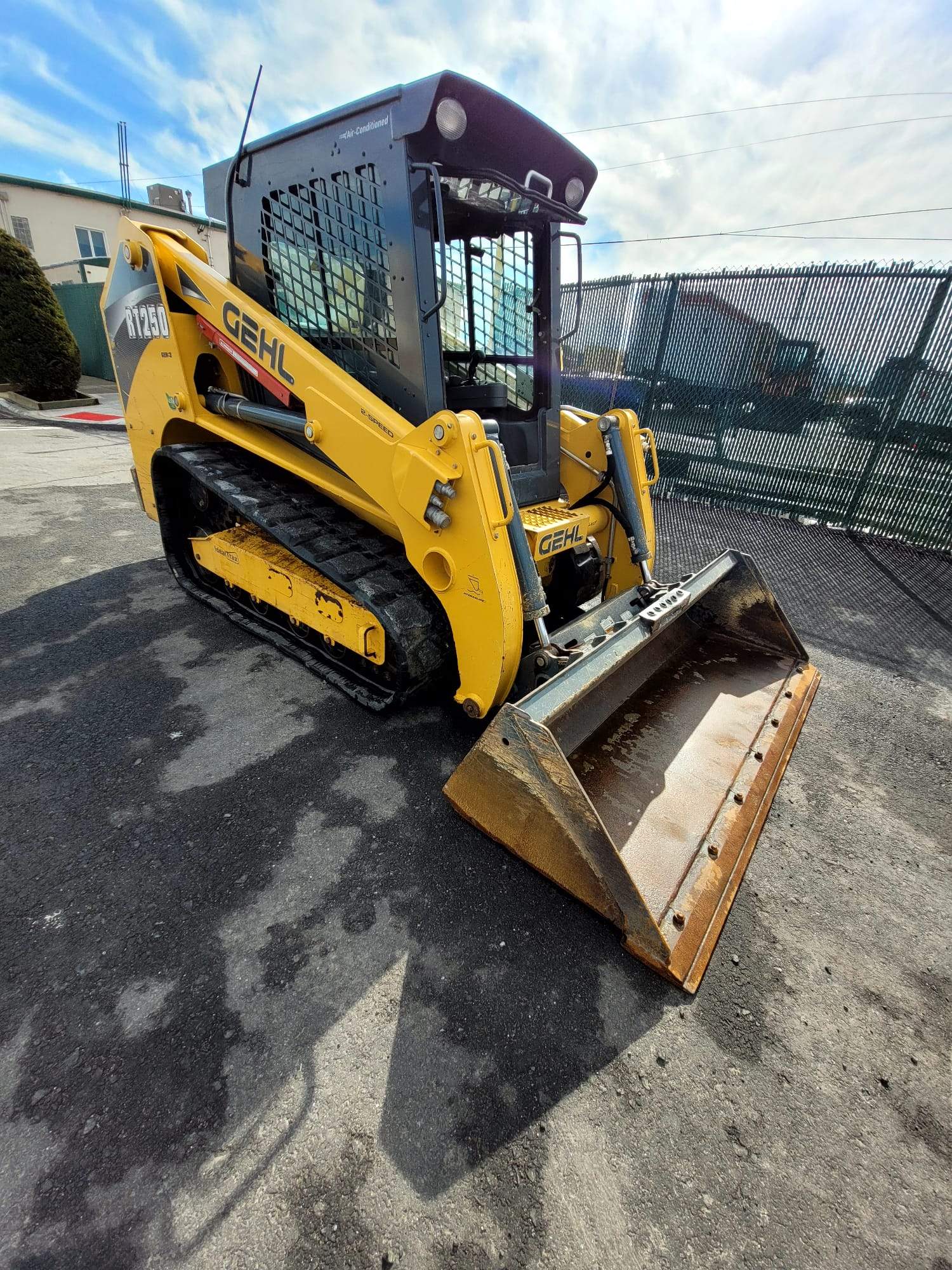 2016 Gehl RT250 Tracked Skid Steer