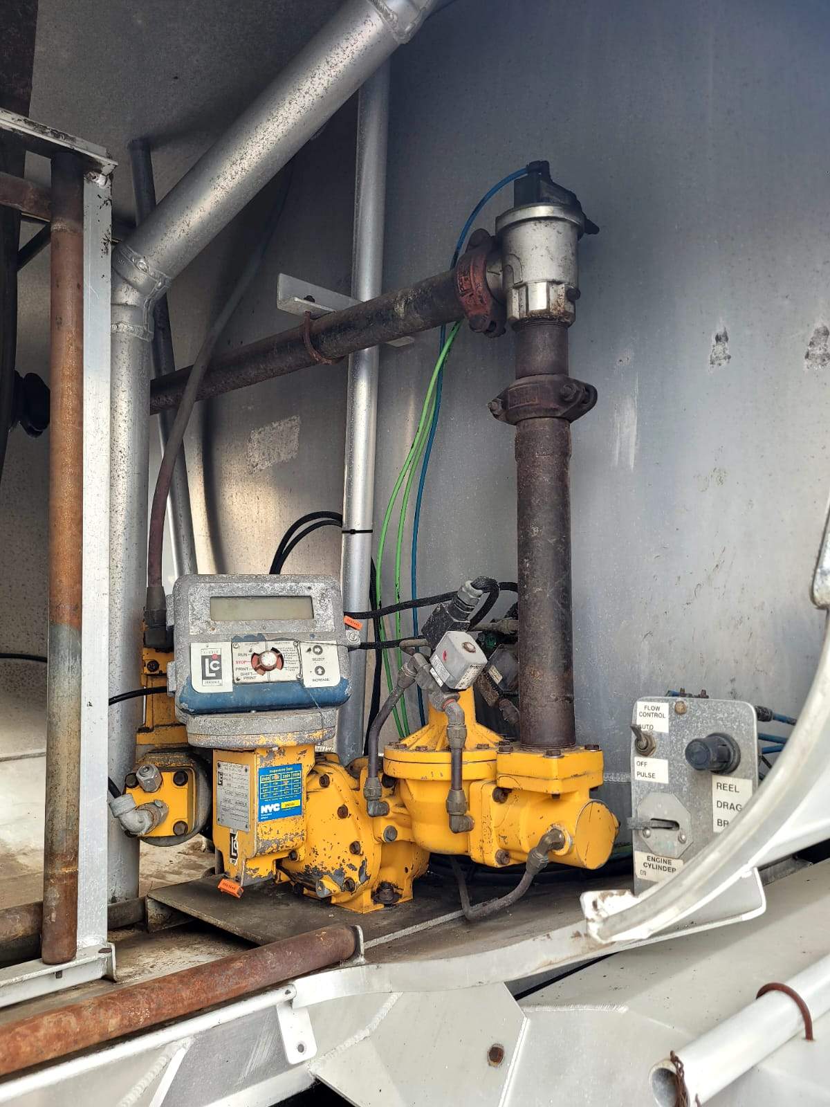 1999 Freightliner FL80 2,800 Gal. Fuel/Oil Delivery Truck