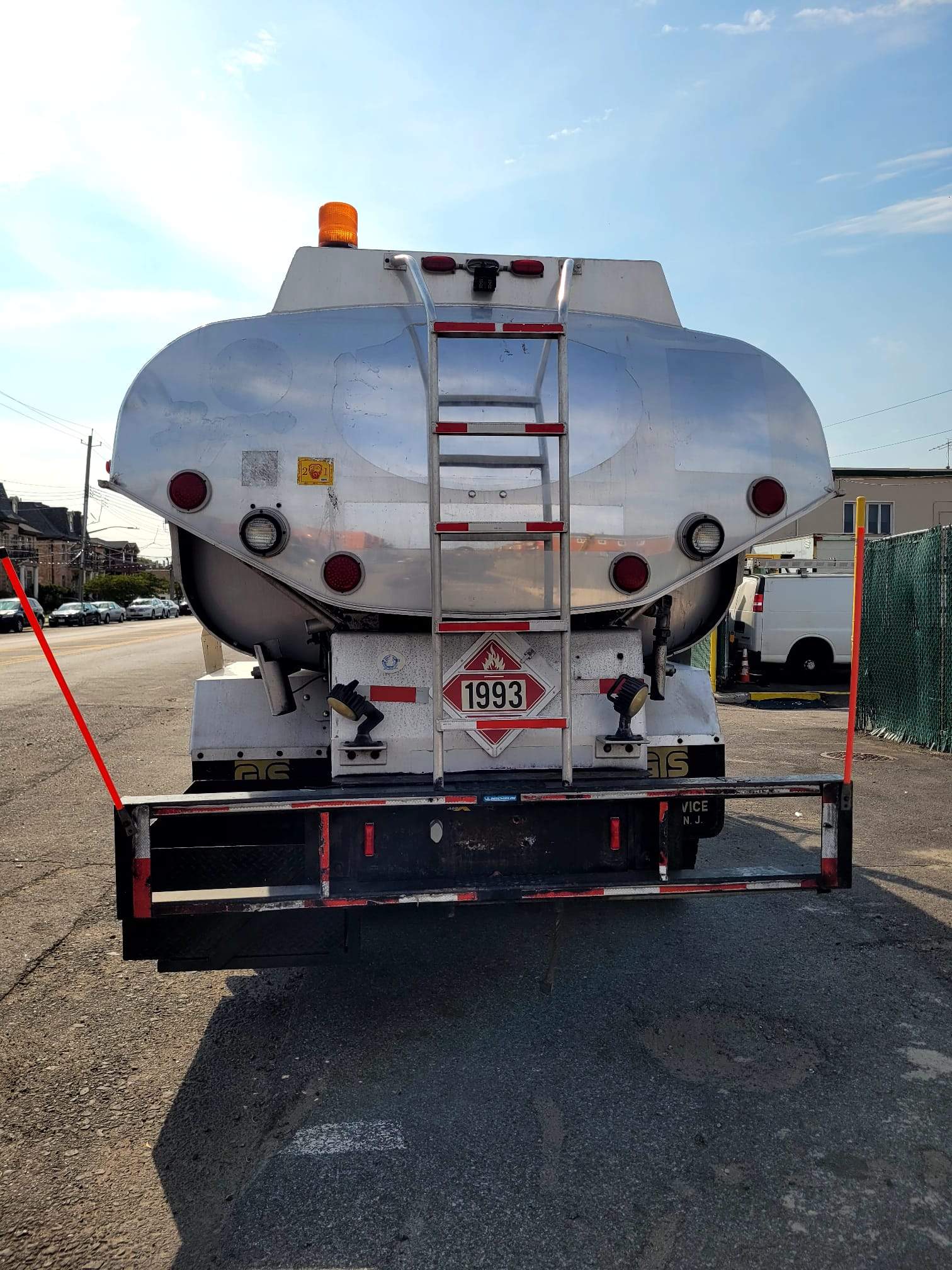 2002 Freightliner FL70 2,800 Gal Fuel/Oil Delivery Truck