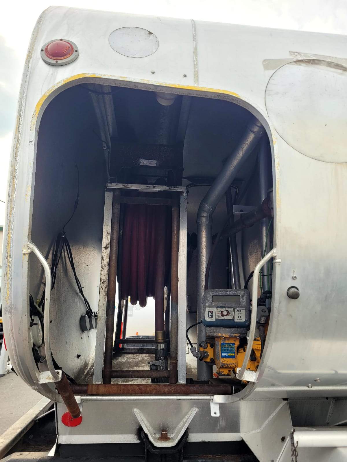 1999 Freightliner FL80 2,800 Gal. Fuel/Oil Delivery Truck