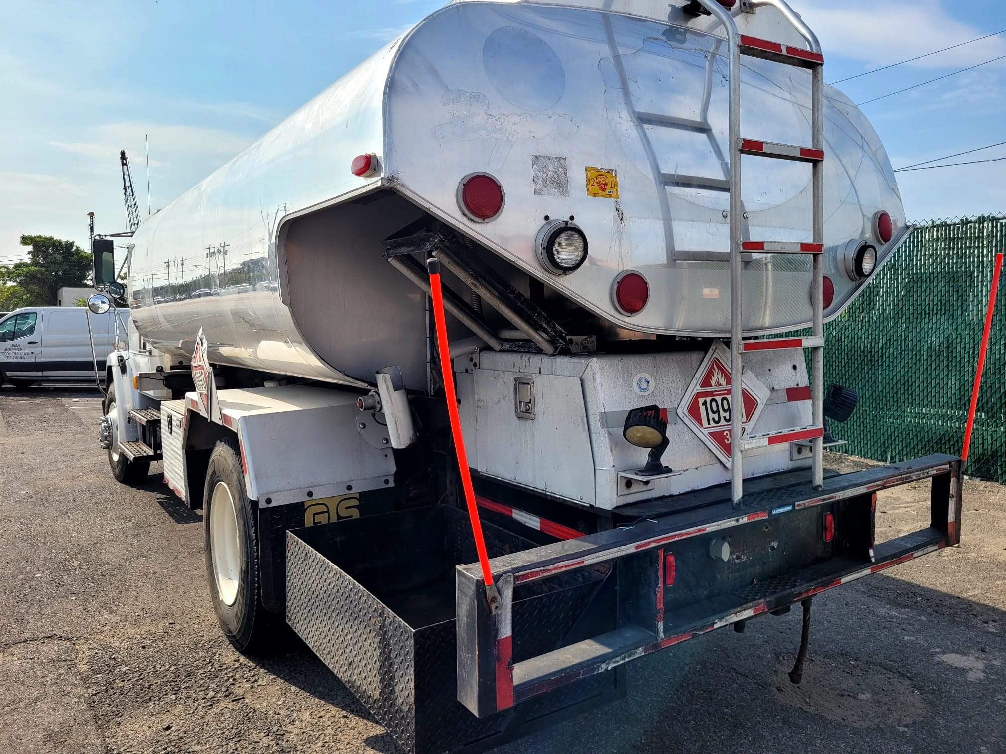 2002 Freightliner FL70 2,800 Gal Fuel/Oil Delivery Truck