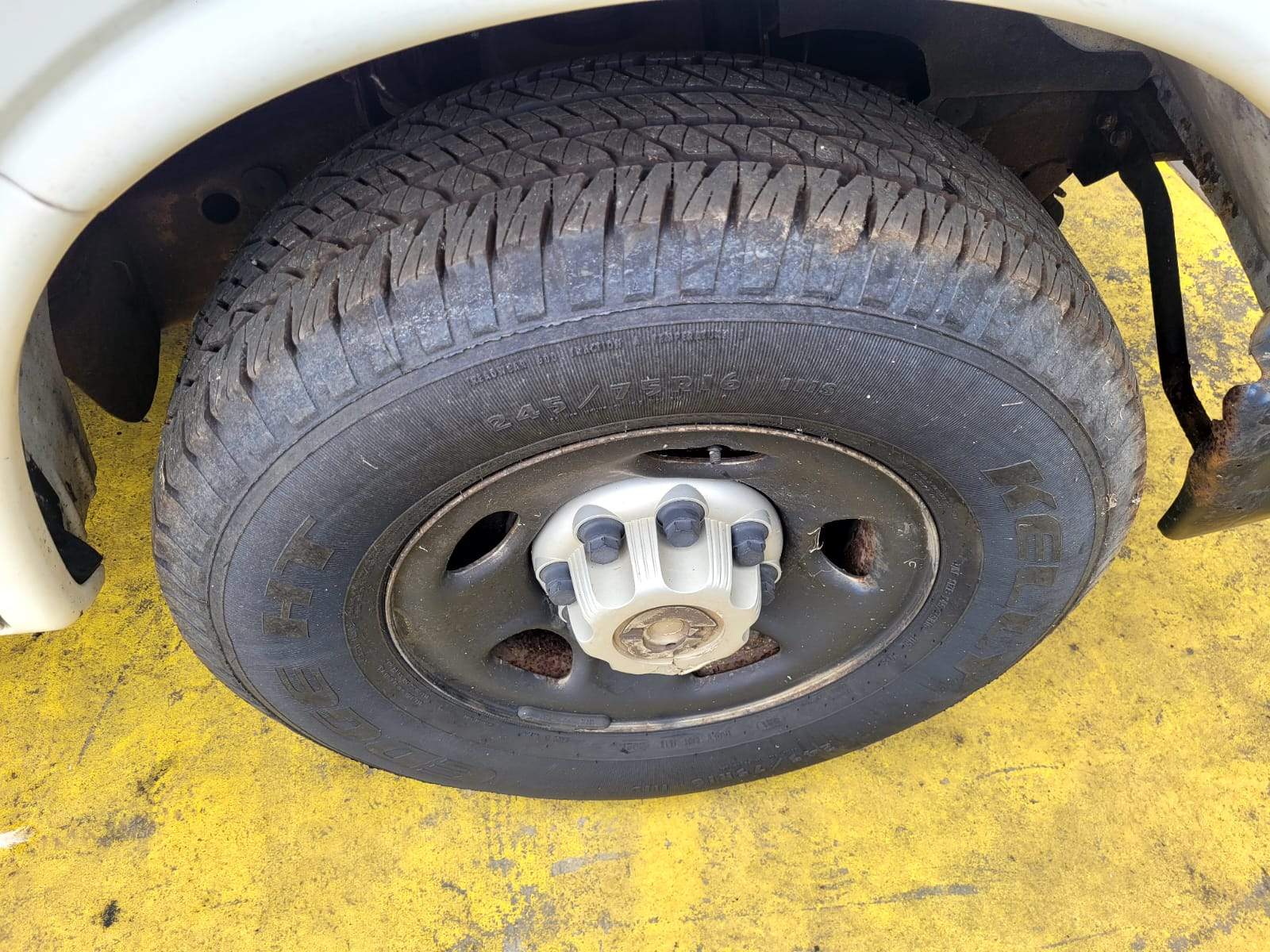2004 Chevrolet Express 3600 Cargo Van /Mobile Wash