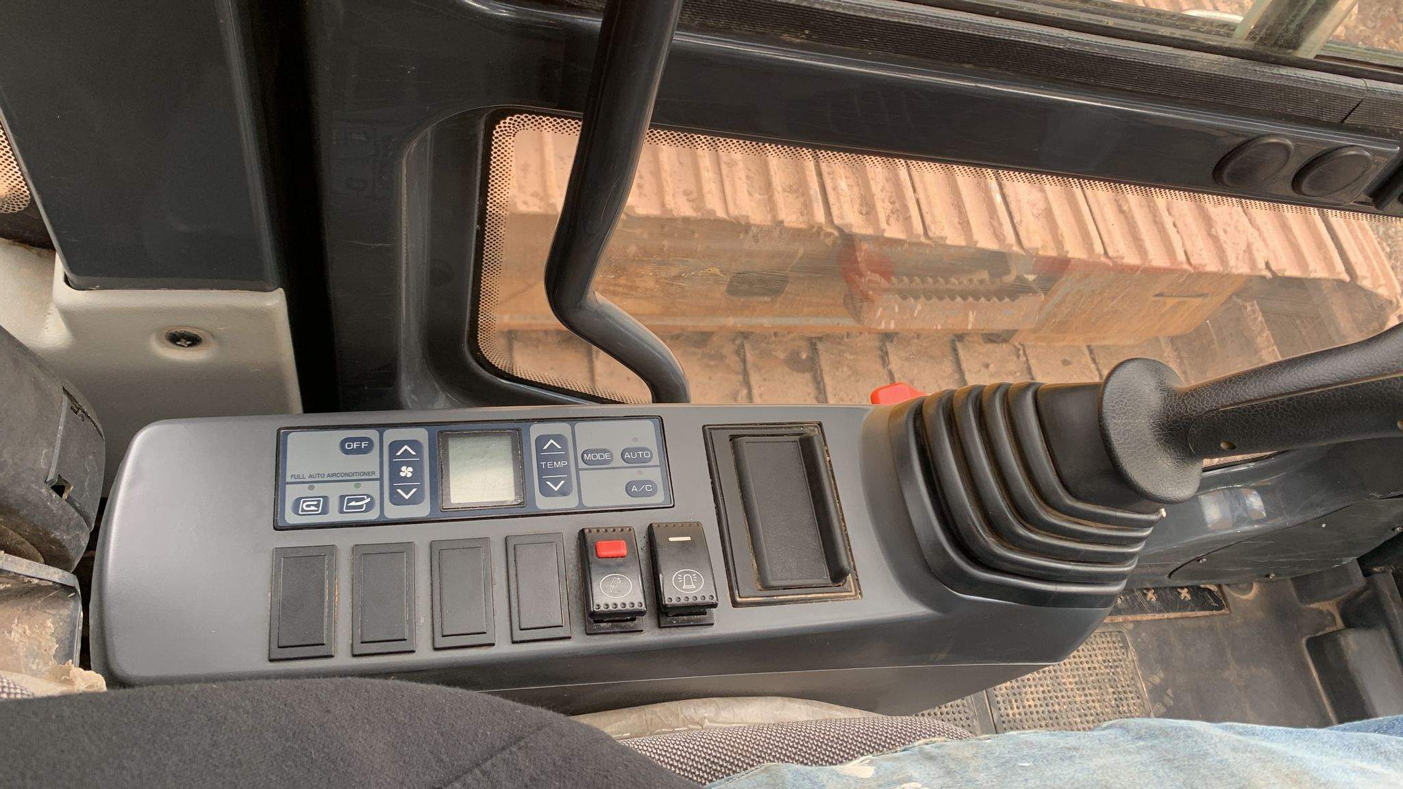 2018 LiuGong 925E Excavator