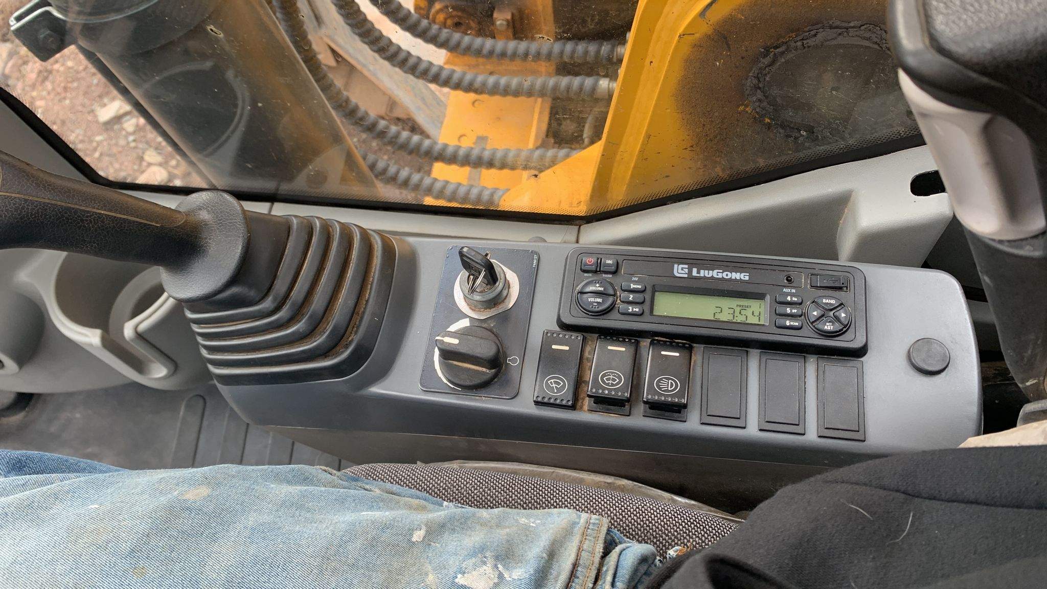 2018 LiuGong 925E Excavator