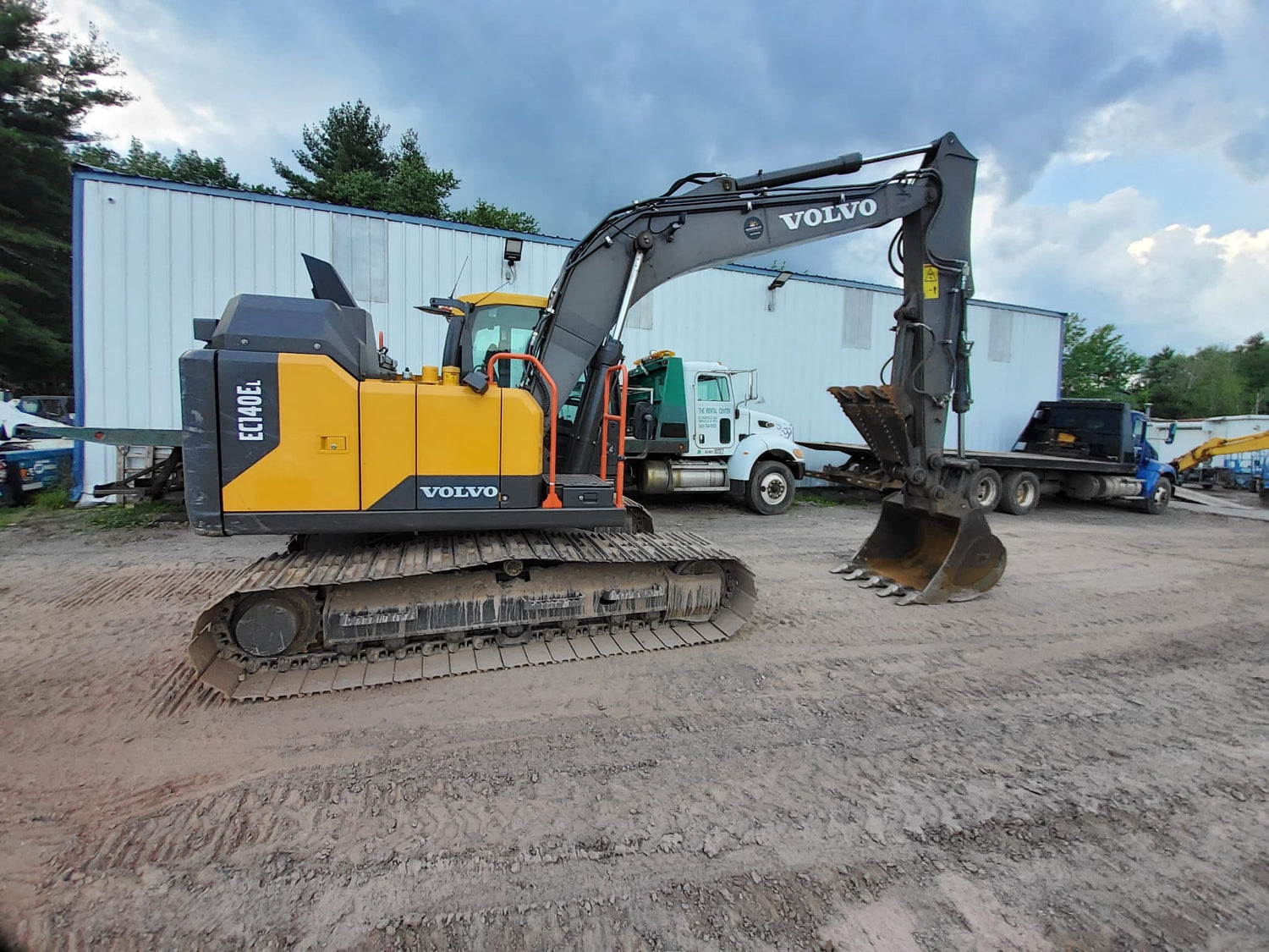 2022 Volvo EC140EL Excavator