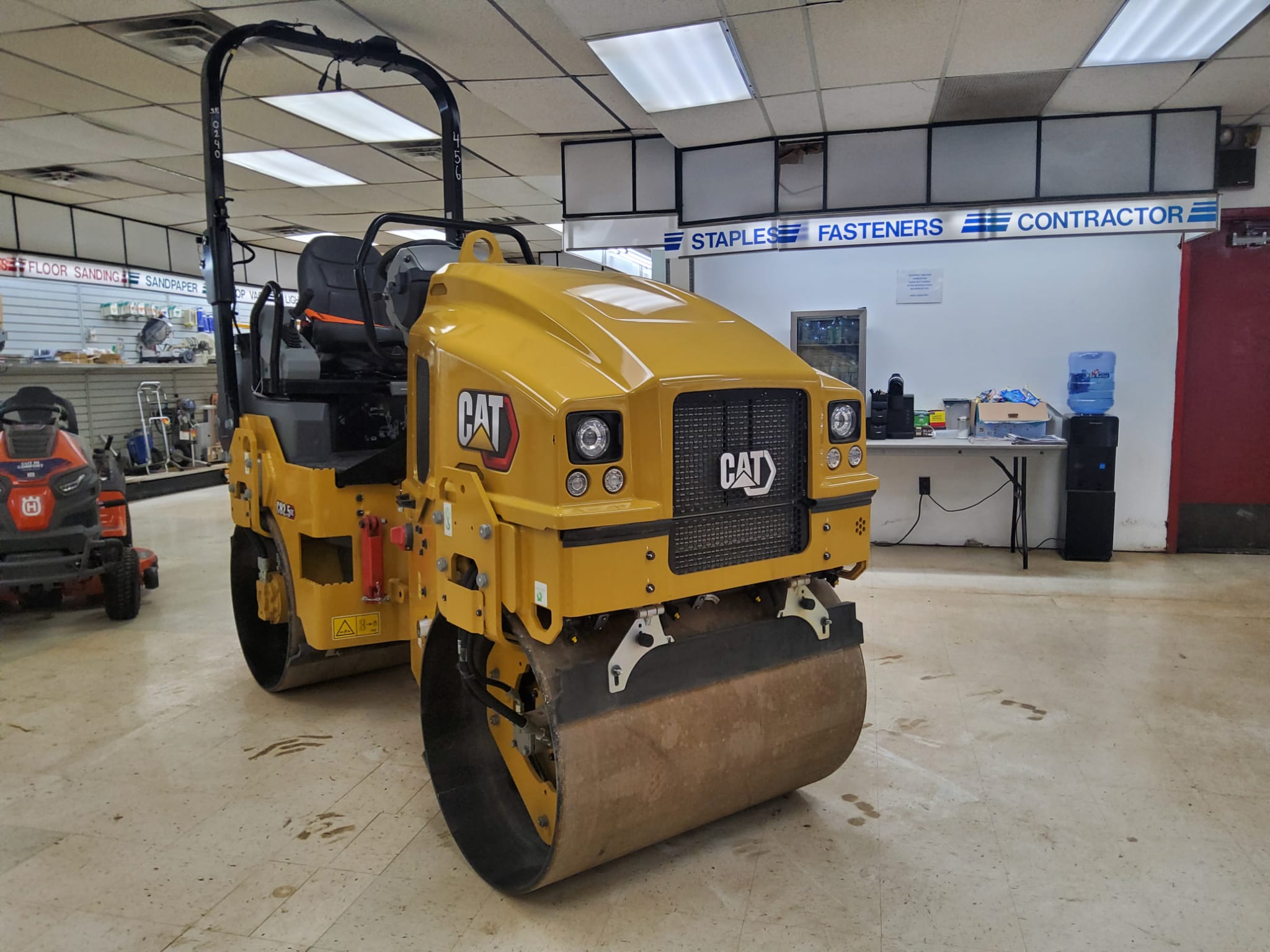 2023 CAT CB2.5GC Tandem Vibratory Roller