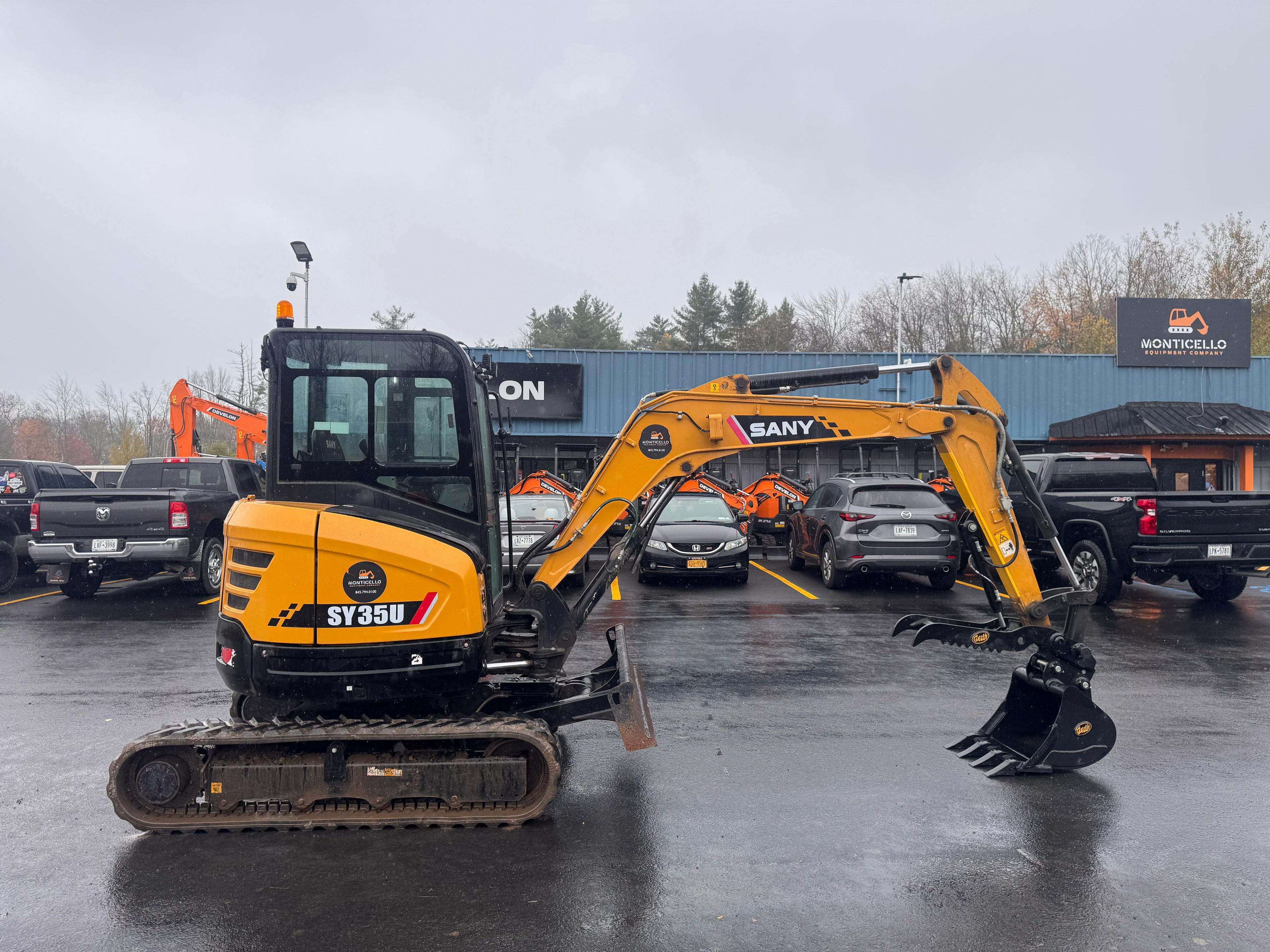 2023 Sany SY35U Mini Excavator-Hours: 371
