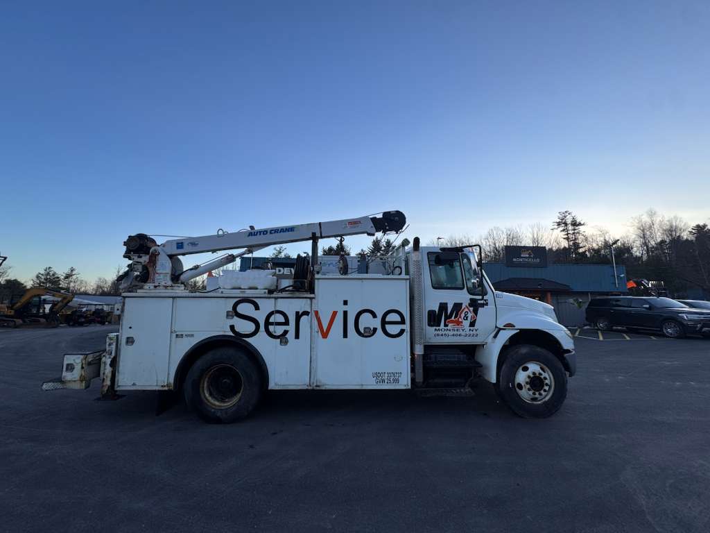 2016 International Durastar 4300 Mechanic Service/Utility Truck with Crane