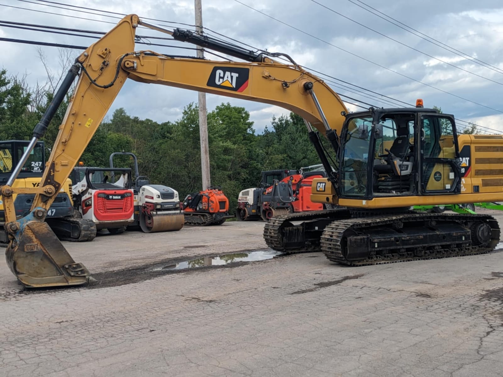 2019 CAT 320 Excavator