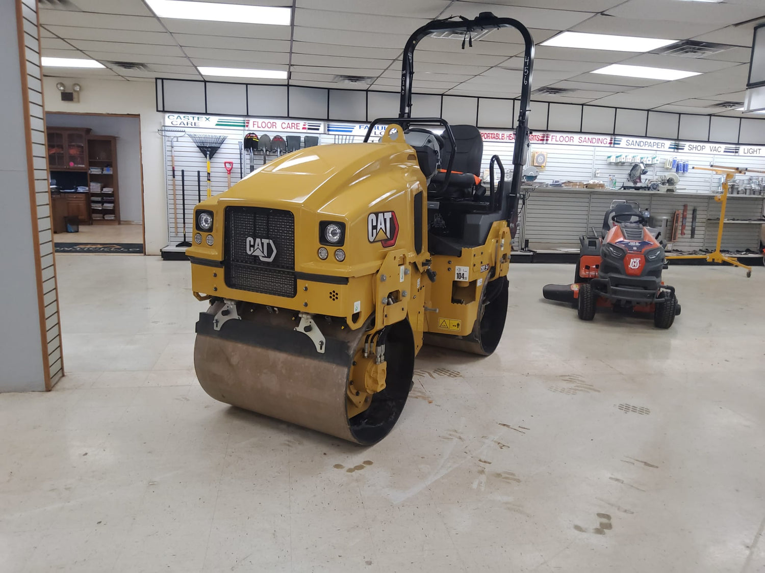 2023 CAT CB2.5GC Tandem Vibratory Roller