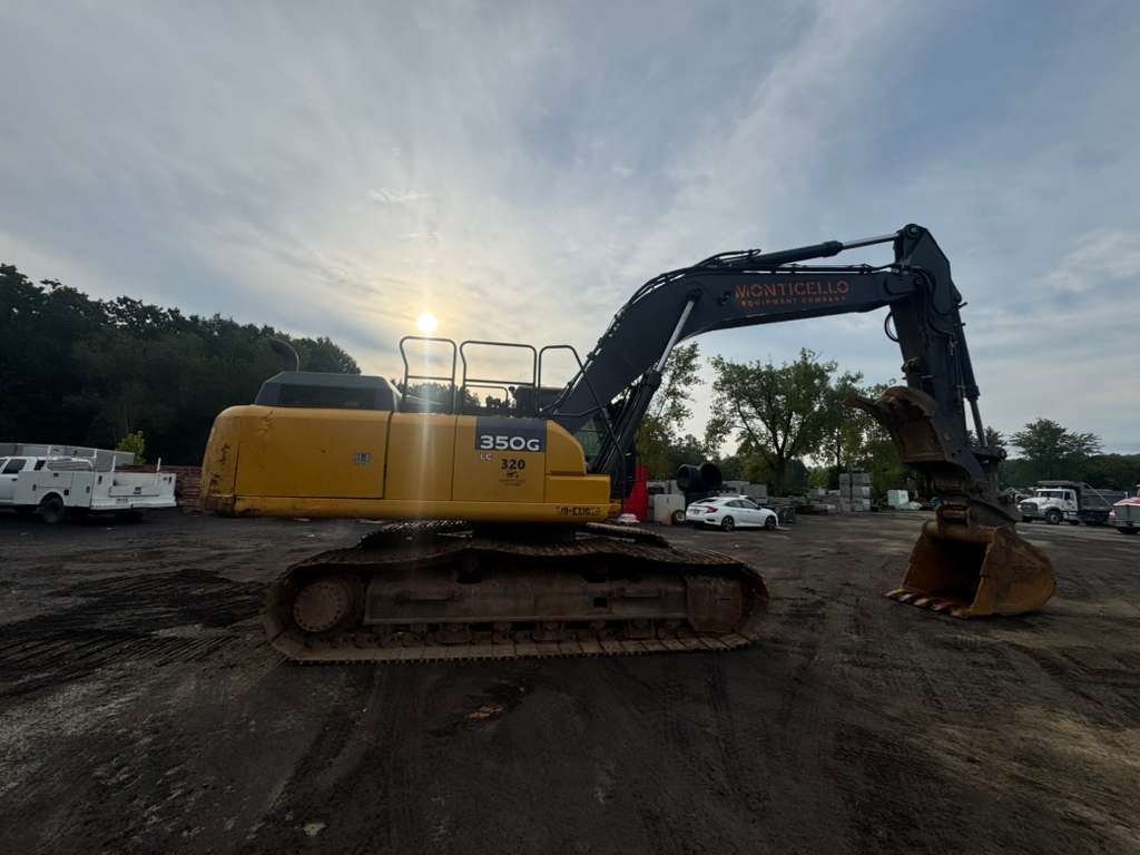 2019 John Deere 350G Excavator