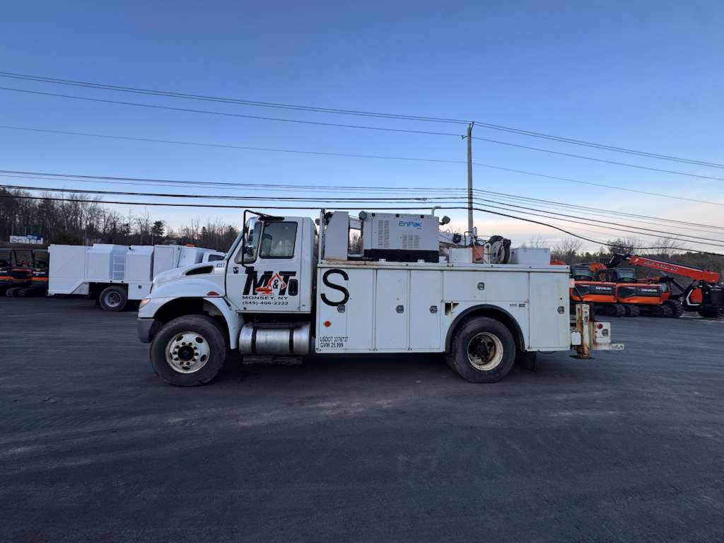 2016 International Durastar 4300 Mechanic Service/Utility Truck with Crane