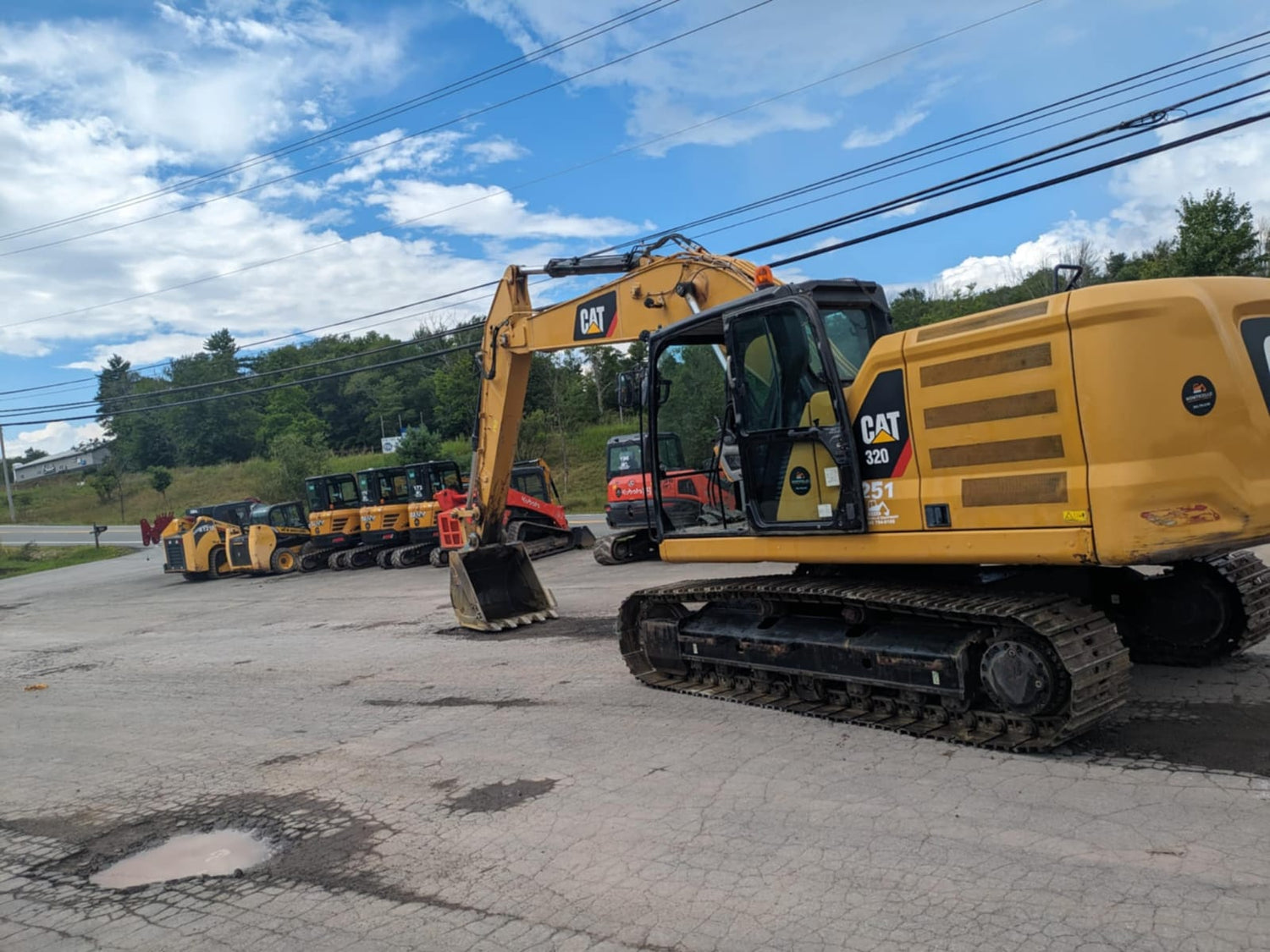 2019 CAT 320 Excavator