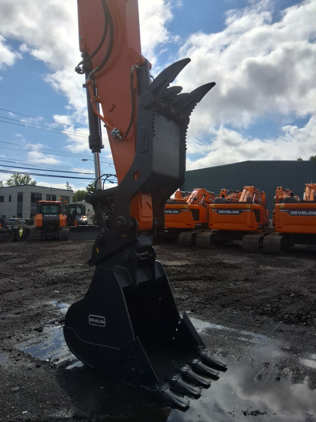 2026 Develon DX255LC-7-US30 Excavator
