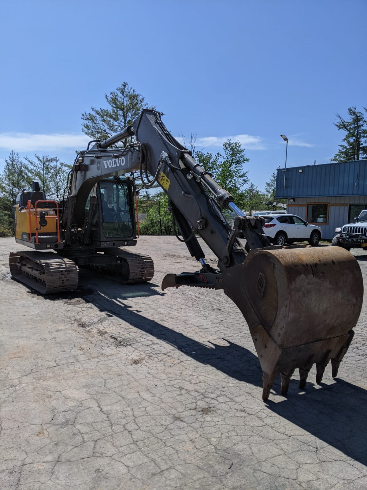 2022 Volvo EC140EL Excavator