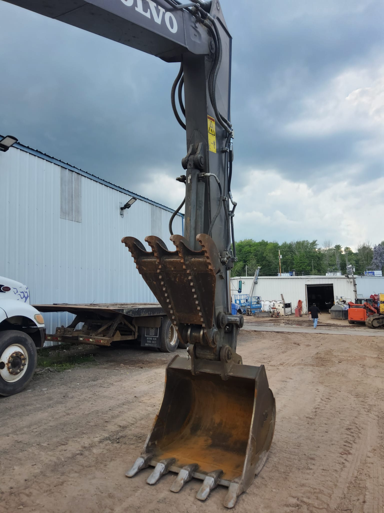 2022 Volvo EC140EL Excavator