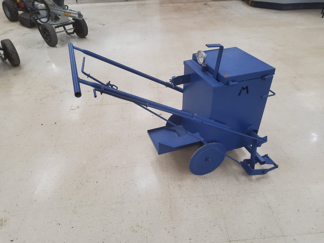 Marshalltown Asphalt Melter/Applicator
