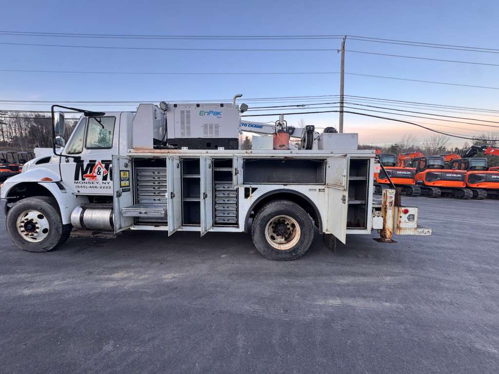 2016 International Durastar 4300 Mechanic Service/Utility Truck with Crane