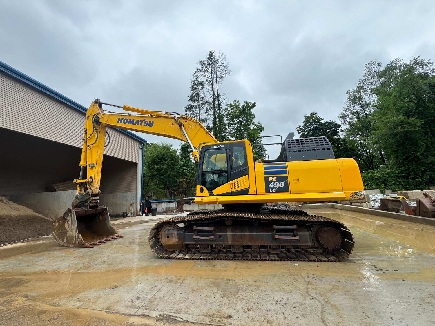 2021 Komatsu PC490LC-11 Excavator