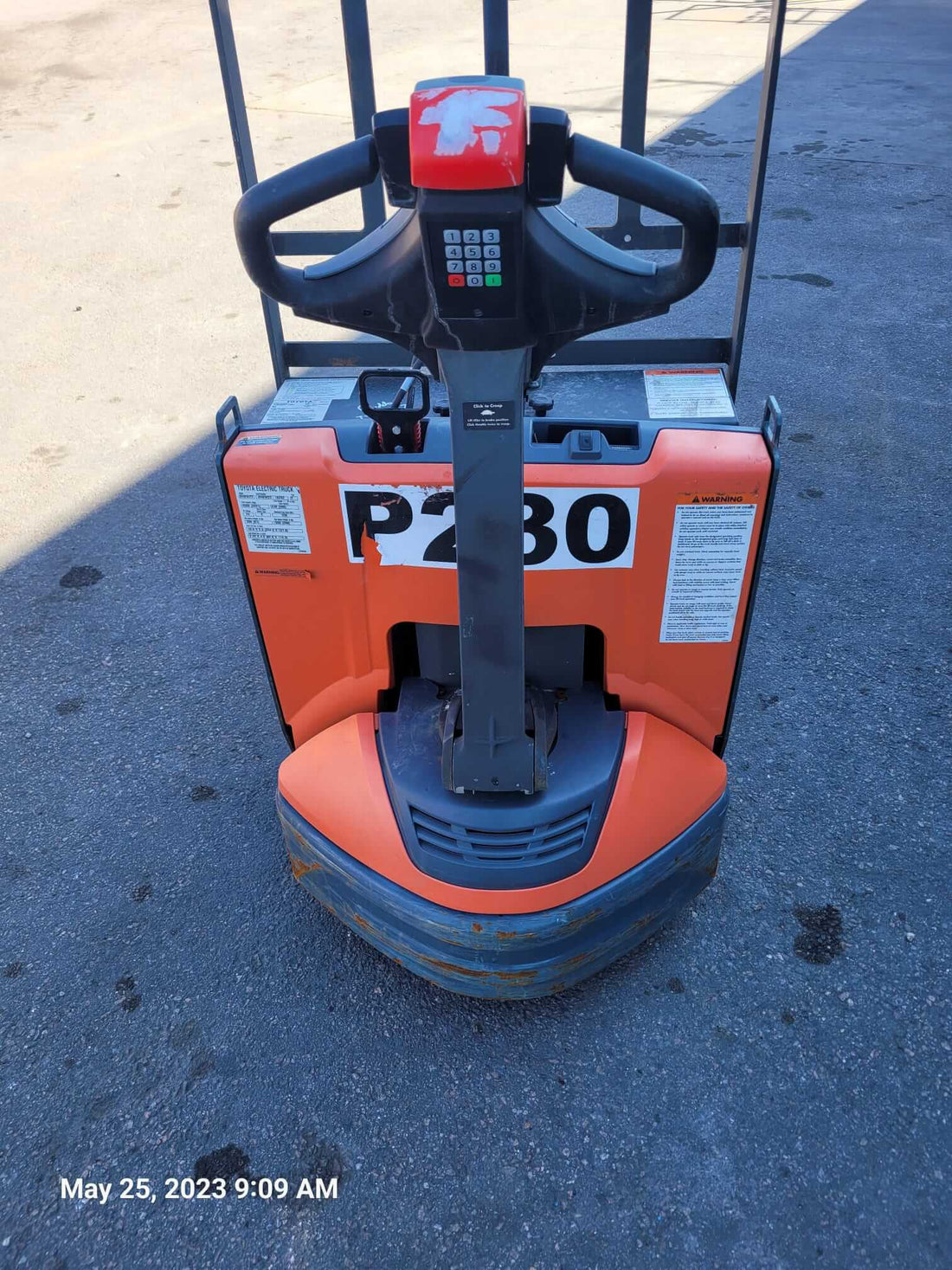 Toyota 8HBW23 Electric Pallet Jack 921 Hours