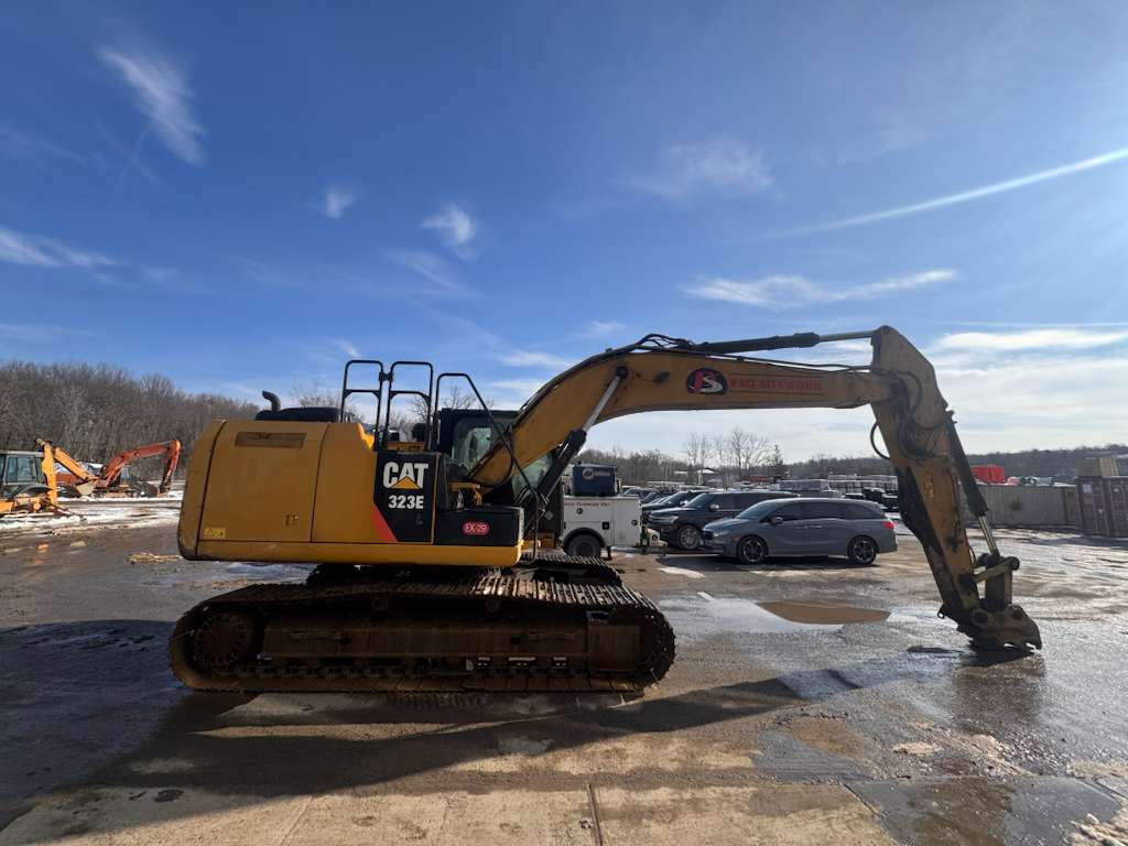 2014 CAT 323E L Excavator