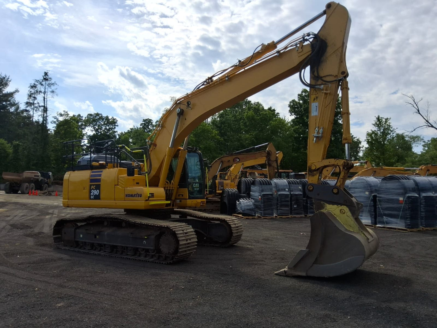 2022 PC290LC-11 Excavator