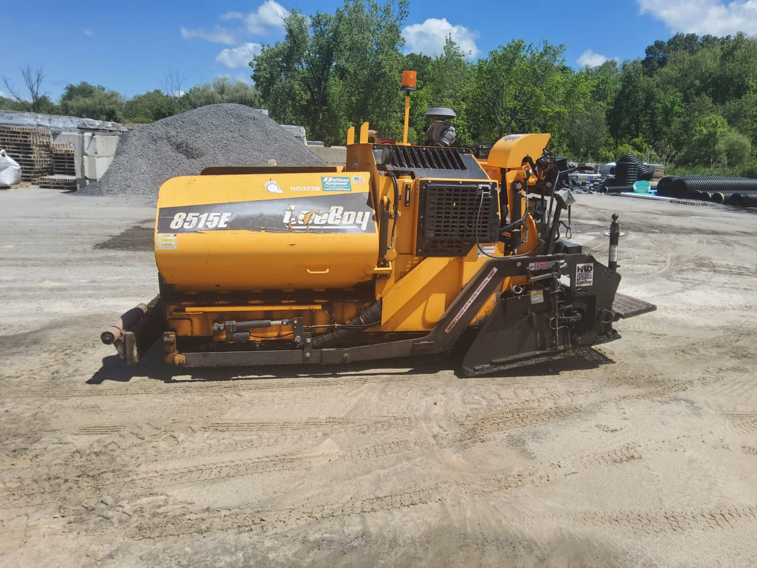 2017 LeeBoy 8515E Asphalt Paver