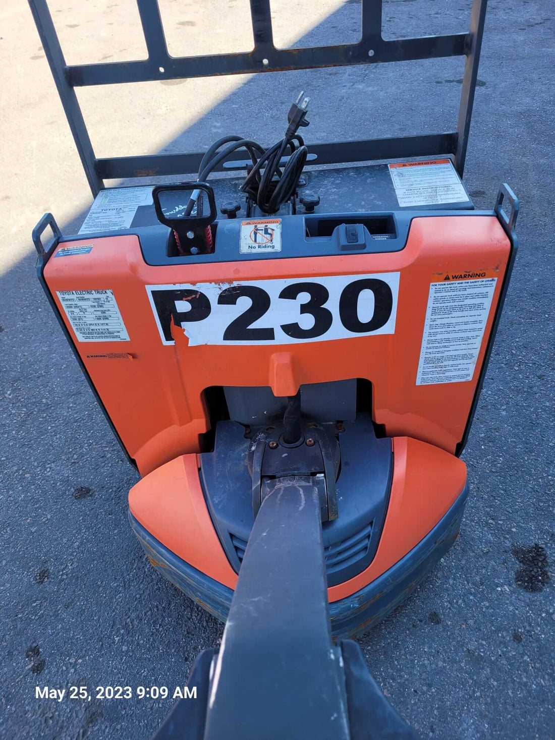 Toyota 8HBW23 Electric Pallet Jack 921 Hours
