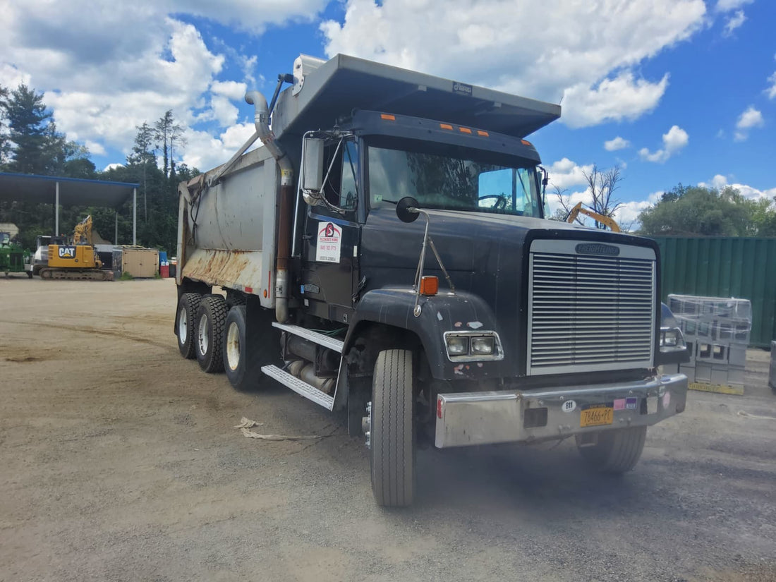 1990 Freightliner FLC112 Dump Truck