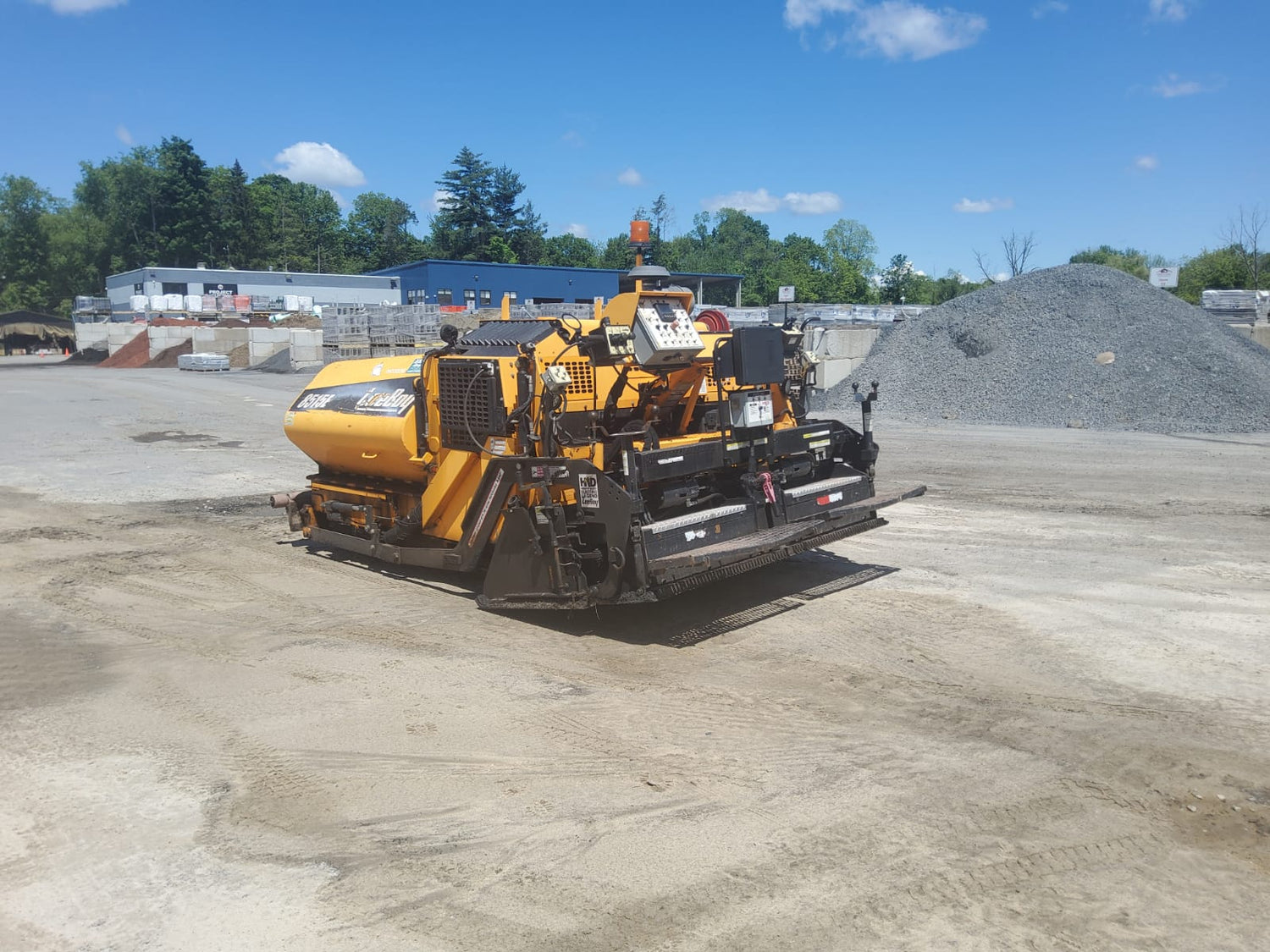 2017 LeeBoy 8515E Asphalt Paver