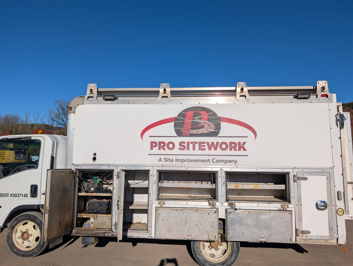 2017 Isuzu NQR Service/Maintenance Truck