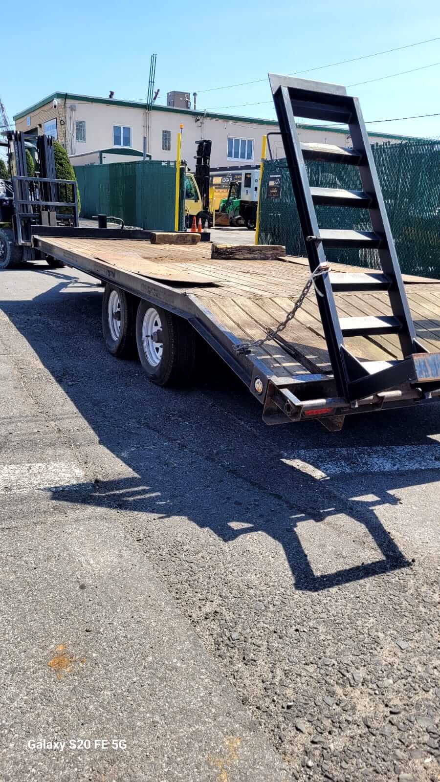 1999 Cross Country 4HD810D0 17 Foot Trailer