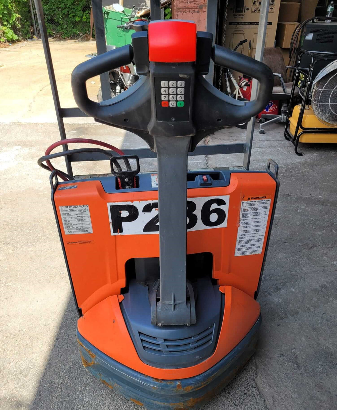 Toyota 8HBW23 Electric Pallet Jack-46 Hours