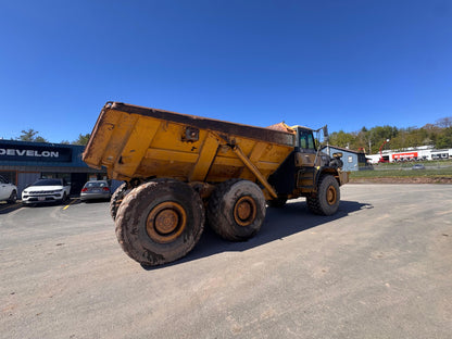 2004 John Deere 350D Dump Truck