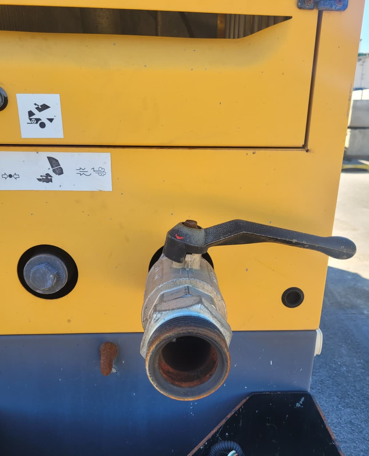 2012 Atlas Copco XRVS1000CD6 Air Compressor