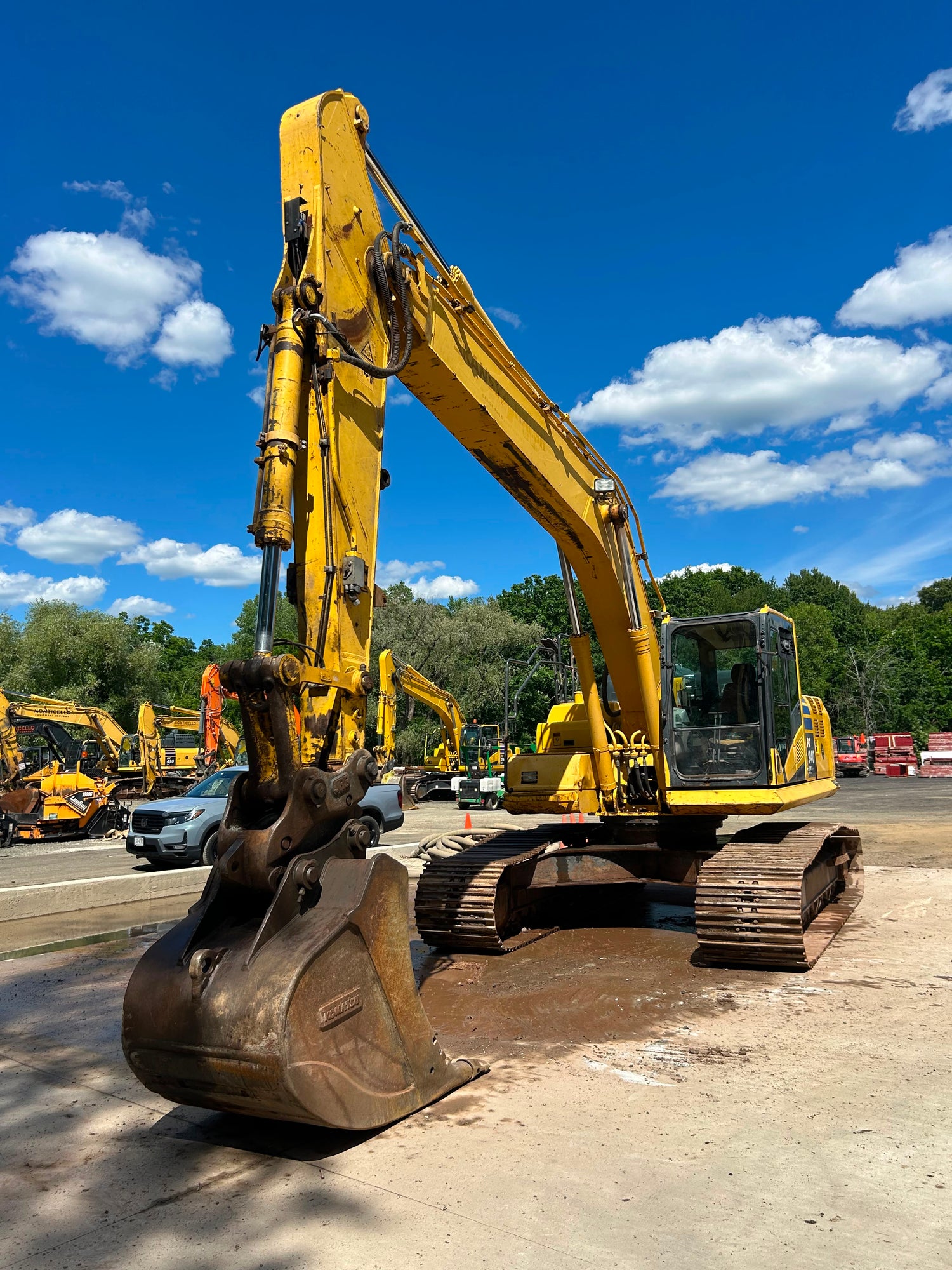 2016 Komatsu PC240LC-11