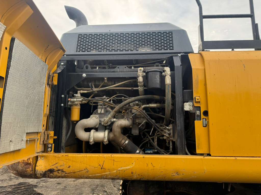2019 John Deere 350G Excavator