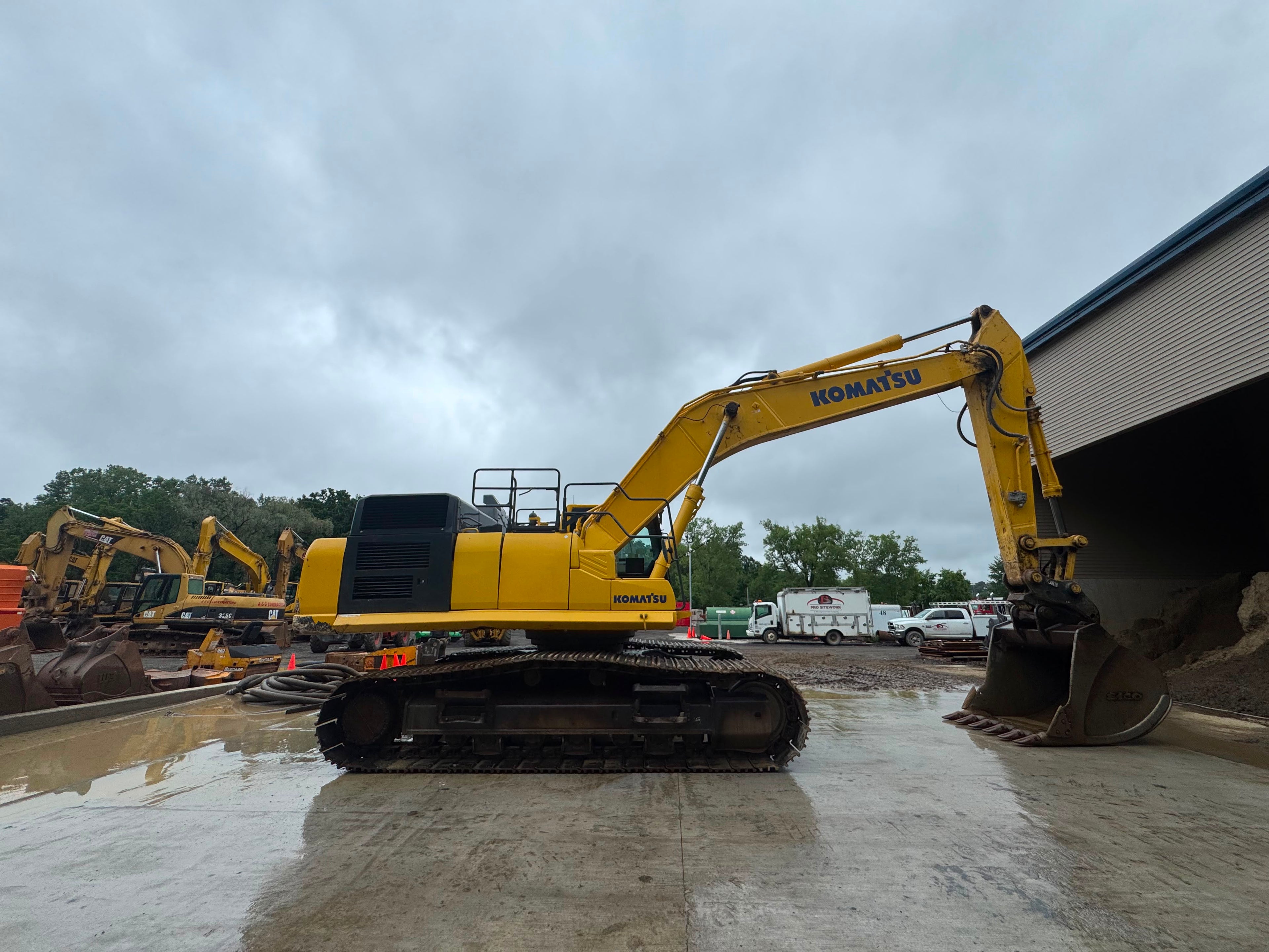 2021 Komatsu PC490LC-11 Excavator
